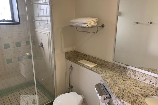 Banheiro de apartamento à venda com 1 quarto, 28m² em Vila Clementino, São Paulo