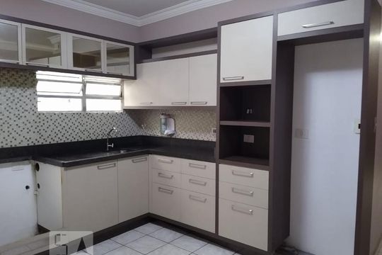 Cozinha de casa à venda com 3 quartos, 176m² em Vila Clarice, Santo André