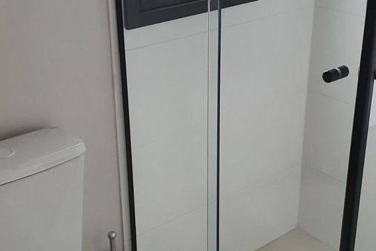 Banheiro de kitnet/studio para alugar com 1 quarto, 42m² em Campo Belo, São Paulo