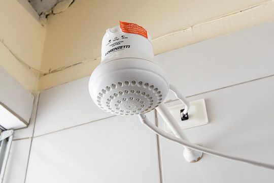 Chuveiro de casa para alugar com 4 quartos, 95m² em Ceilândia Sul (ceilândia), Brasília