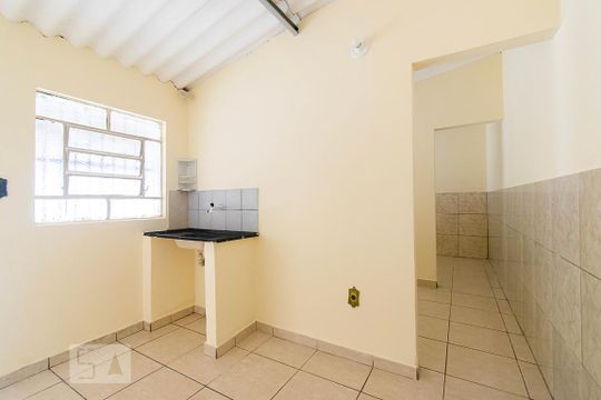 Cozinha e Sala de casa para alugar com 4 quartos, 95m² em Ceilândia Sul (ceilândia), Brasília