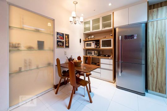Cozinha de apartamento à venda com 3 quartos, 198m² em Leblon, Rio de Janeiro