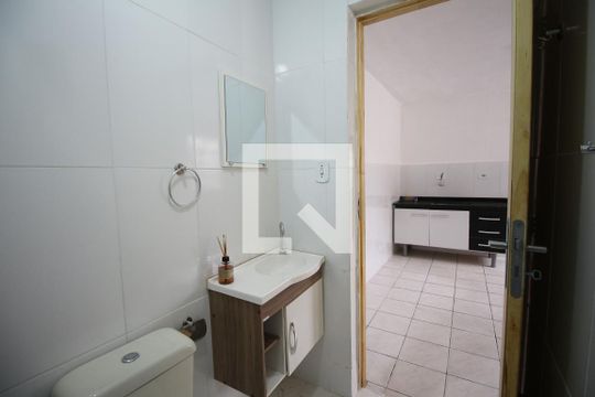 Banheiro de casa para alugar com 2 quartos, 100m² em Jardim Concordia, São Paulo