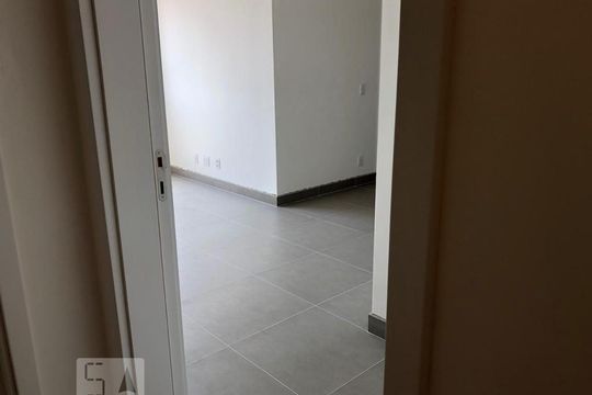 Corredor de apartamento à venda com 2 quartos, 38m² em Chácara Inglesa, São Paulo