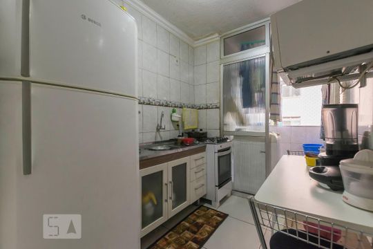 Cozinha de apartamento para alugar com 3 quartos, 62m² em Jardim Santa Emilia, São Paulo
