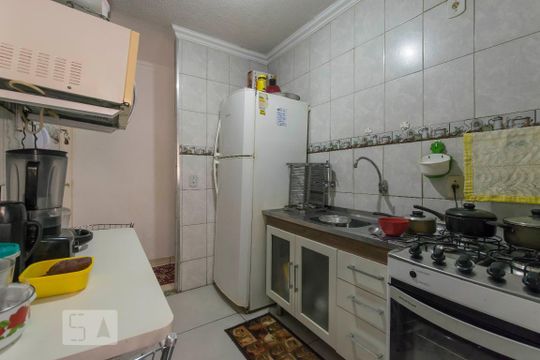 Cozinha de apartamento para alugar com 3 quartos, 62m² em Jardim Santa Emilia, São Paulo