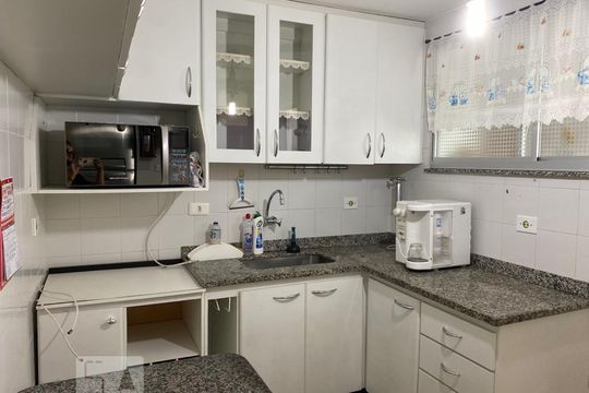 Cozinha de apartamento para alugar com 2 quartos, 73m² em Santa Rosa, Niterói