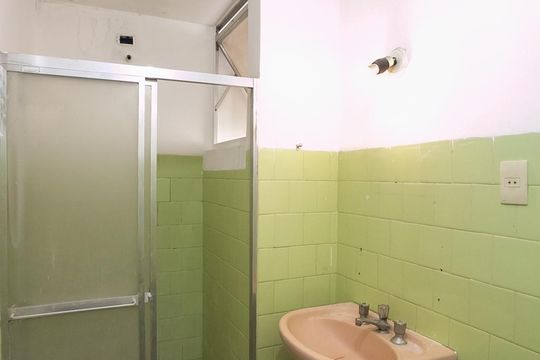 Banheiro de apartamento à venda com 3 quartos, 67m² em Jardim Botânico , Porto Alegre