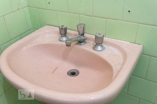 Banheiro - Torneira de apartamento à venda com 3 quartos, 67m² em Jardim Botânico , Porto Alegre