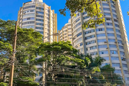 Fachada de apartamento à venda com 3 quartos, 180m² em Jardim Paulistano, São Paulo