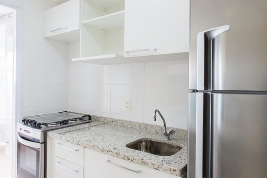 Cozinha de apartamento para alugar com 1 quarto, 45m² em Vila Gomes Cardim, São Paulo