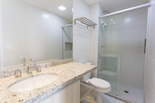 Banheiro de apartamento para alugar com 1 quarto, 45m² em Vila Gomes Cardim, São Paulo