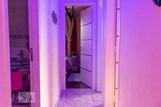 Corredor de apartamento para alugar com 3 quartos, 65m² em Cambuci, São Paulo