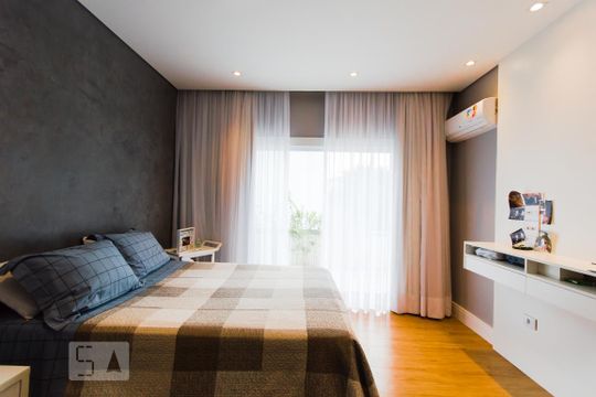 Suíte 1 de casa para alugar com 3 quartos, 300m² em Pacaembu, São Paulo