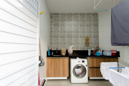 Área de Serviço de casa para alugar com 3 quartos, 300m² em Pacaembu, São Paulo