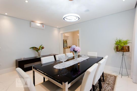 Sala de Jantar de casa para alugar com 3 quartos, 300m² em Pacaembu, São Paulo
