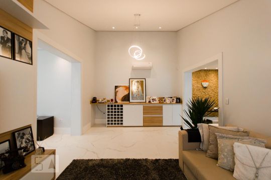 Sala de casa para alugar com 3 quartos, 300m² em Pacaembu, São Paulo