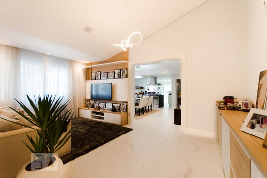 Sala de casa para alugar com 3 quartos, 300m² em Pacaembu, São Paulo