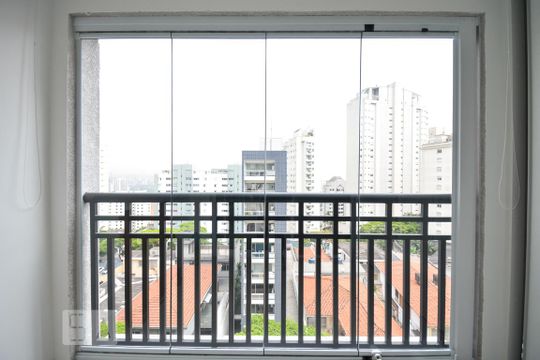 Varanda de kitnet/studio para alugar com 1 quarto, 35m² em Sumarezinho, São Paulo