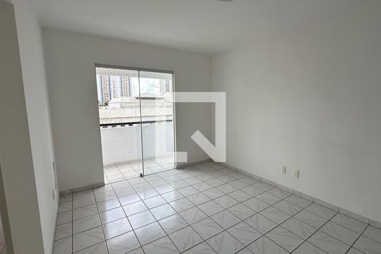 Sala de apartamento para alugar com 2 quartos, 56m² em Residencial Eldorado, Goiânia