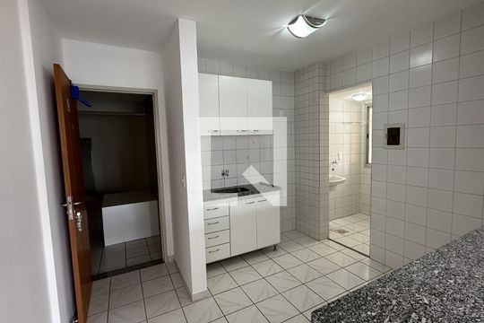 Cozinha de apartamento para alugar com 2 quartos, 56m² em Residencial Eldorado, Goiânia