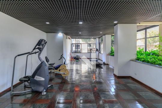 Área comum de apartamento à venda com 3 quartos, 258m² em Real Parque, São Paulo