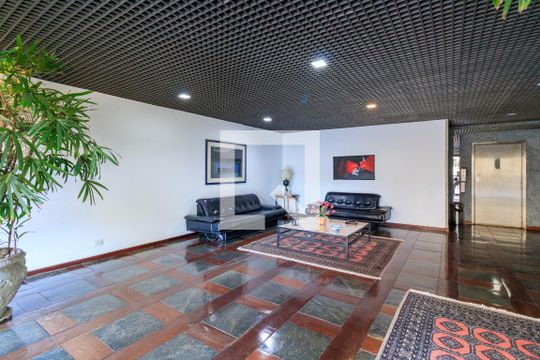 Área comum de apartamento à venda com 3 quartos, 258m² em Real Parque, São Paulo