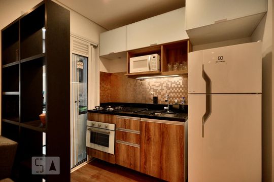 Cozinha de apartamento para alugar com 1 quarto, 35m² em Perdizes, São Paulo