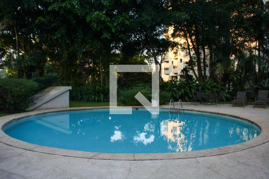 Piscina de kitnet/studio para alugar com 1 quarto, 40m² em Paraíso do Morumbi, São Paulo