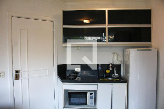 Cozinha Studio de kitnet/studio para alugar com 1 quarto, 40m² em Paraíso do Morumbi, São Paulo