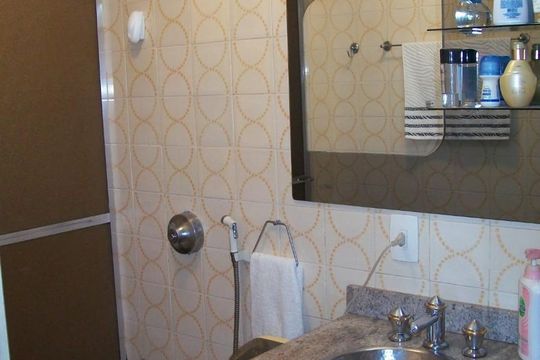 Banheiro de apartamento à venda com 1 quarto, 53m² em Vila Isabel, Rio de Janeiro
