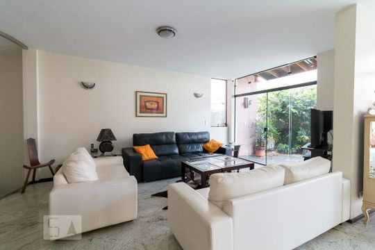 Sala de estar de casa à venda com 3 quartos, 326m² em Vila Rosália, Guarulhos