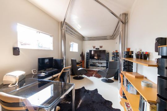 Escritório e sala de TV de casa à venda com 3 quartos, 326m² em Vila Rosália, Guarulhos
