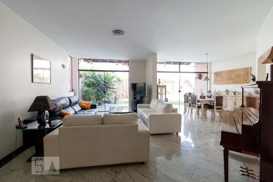 Casa à venda com 3 quartos, 326m² em Vila Rosália, Guarulhos