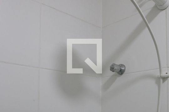 Banheiro de apartamento para alugar com 1 quarto, 32m² em Luz, São Paulo