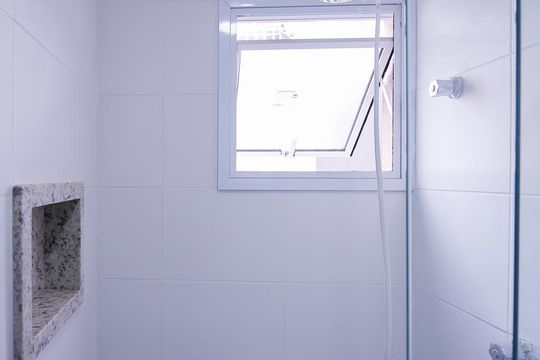 Banheiro Suíte de apartamento para alugar com 1 quarto, 30m² em Luz, São Paulo