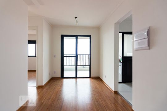 Sala de apartamento à venda com 2 quartos, 48m² em Vila Yolanda, Osasco