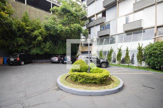 Estacionamento de apartamento para alugar com 1 quarto, 60m² em Vila Tramontano, São Paulo