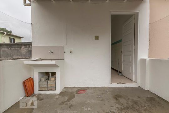 Lavanderia de casa para alugar com 2 quartos, 120m² em Vila Santa Maria, São Paulo
