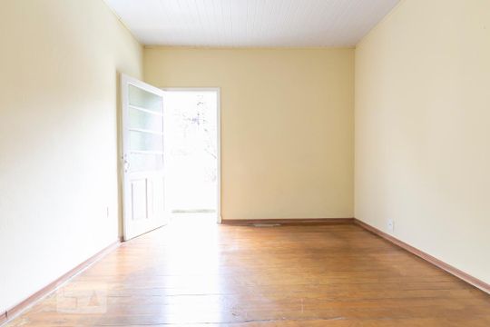 Quarto 2 de casa para alugar com 2 quartos, 120m² em Vila Santa Maria, São Paulo
