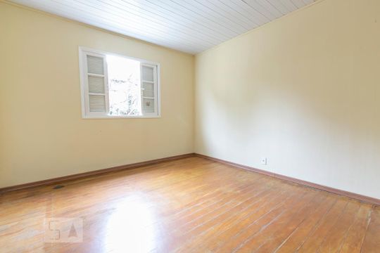 Quarto 1 de casa para alugar com 2 quartos, 120m² em Vila Santa Maria, São Paulo