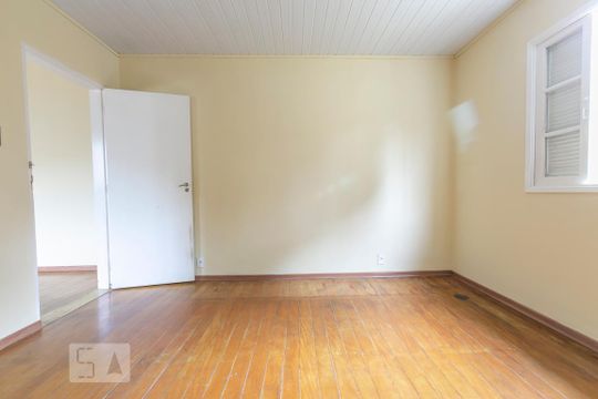 Quarto 1 de casa para alugar com 2 quartos, 120m² em Vila Santa Maria, São Paulo