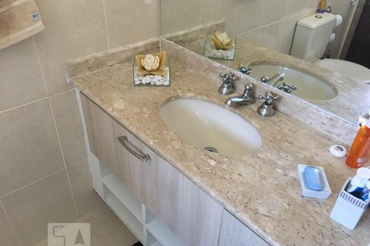 Banheiro de apartamento para alugar com 4 quartos, 104m² em Recreio dos Bandeirantes, Rio de Janeiro