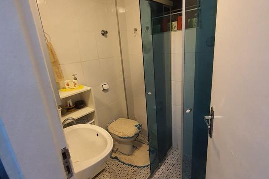 Banheiro de apartamento à venda com 2 quartos, 49m² em Vila Ester (zona Norte), São Paulo