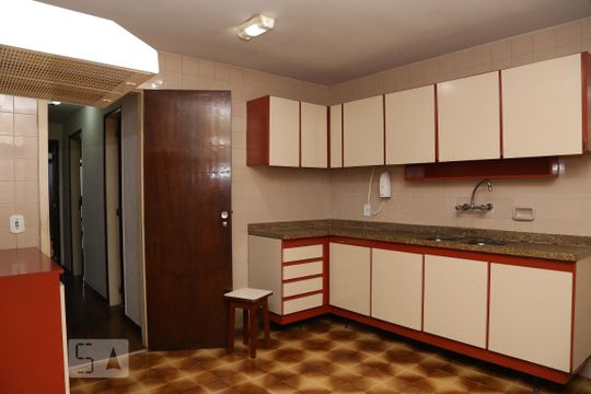 Cozinha de apartamento para alugar com 3 quartos, 104m² em Tijuca, Rio de Janeiro