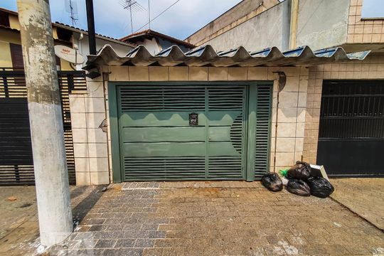 Fachada de casa à venda com 2 quartos, 102m² em Vila Sabrina, São Paulo