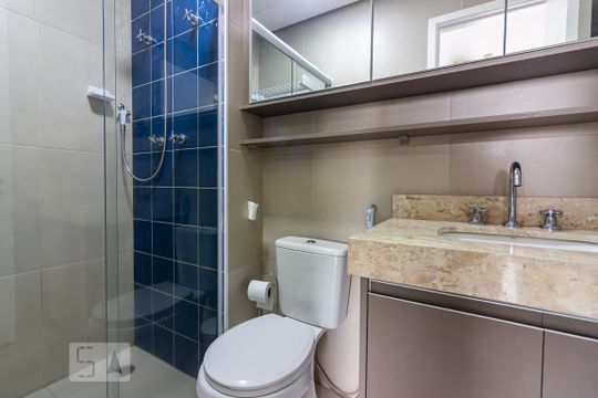Banheiro de kitnet/studio para alugar com 1 quarto, 32m² em Centro, Osasco