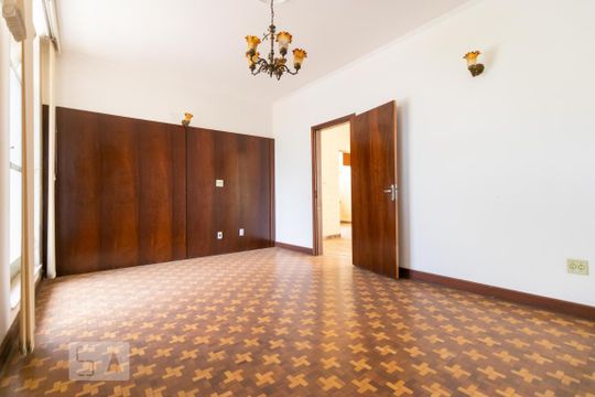 Sala de casa à venda com 3 quartos, 200m² em Parque São Quirino, Campinas