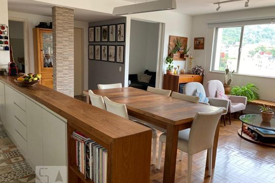 Sala de apartamento à venda com 2 quartos, 100m² em Grajaú, Rio de Janeiro