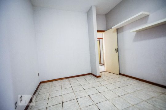 Quarto 2 de casa à venda com 4 quartos, 180m² em Esplanada, Belo Horizonte